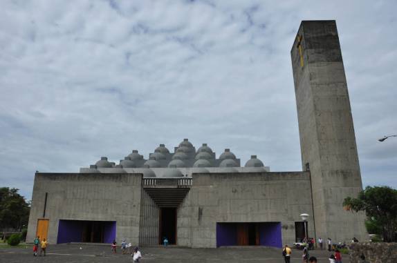 A moderna Catedral de Manágua, capital da Nicarágua